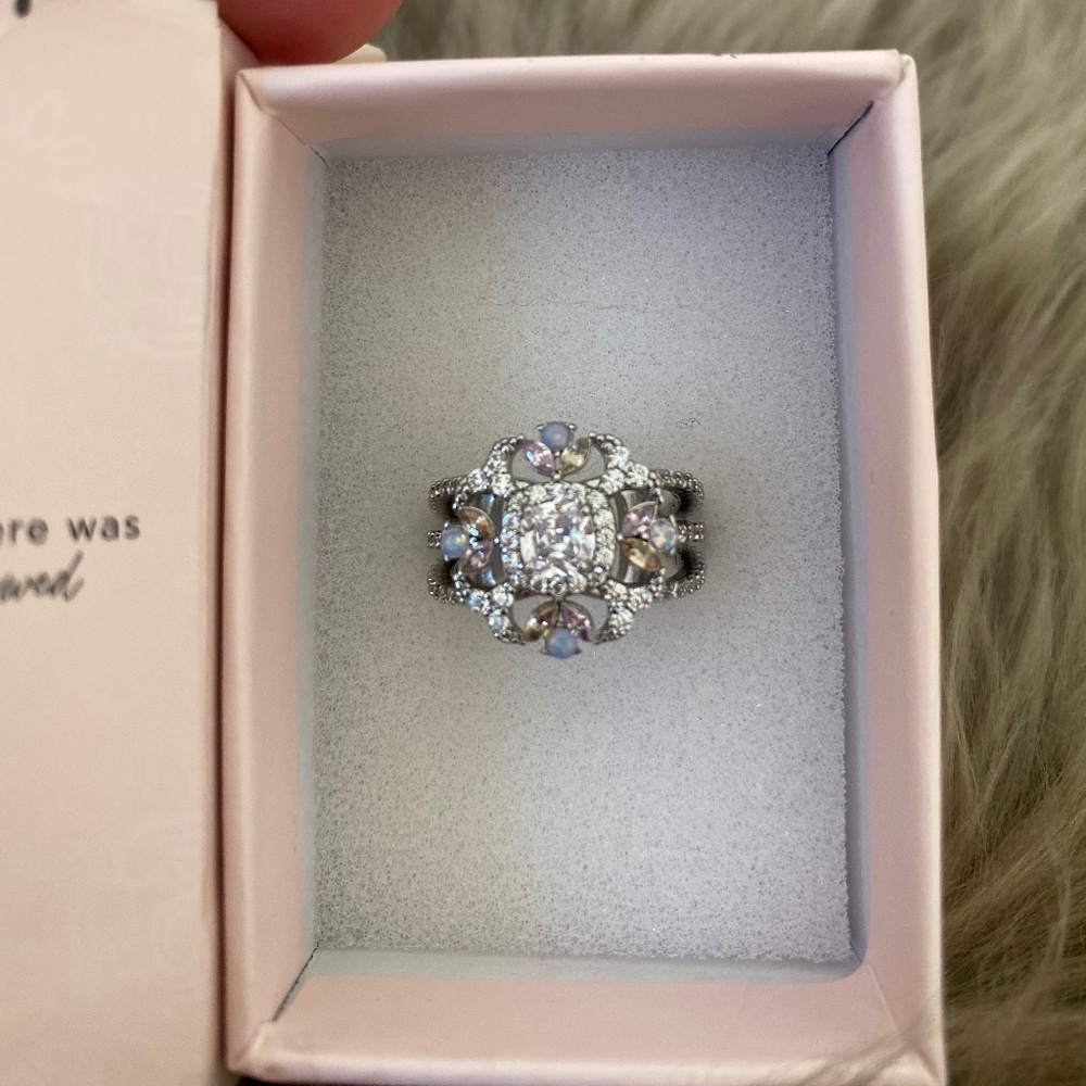 NWT Ring Bomb Party Reign Collection - Size 6